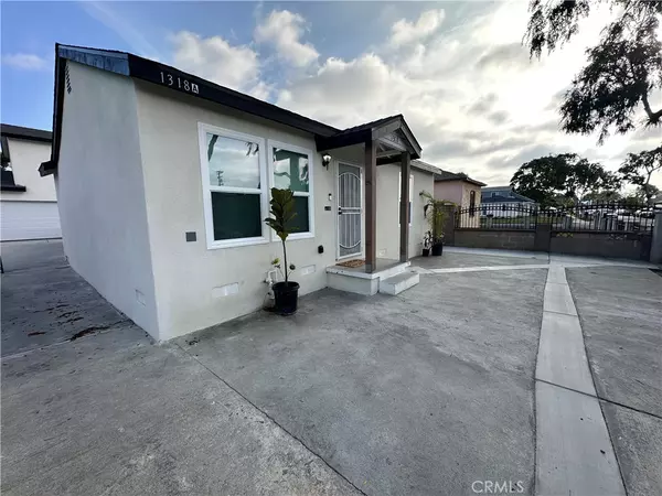Compton, CA 90222,1318 W 131st ST