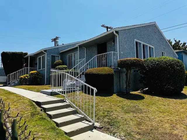 Los Angeles, CA 90047,9506 S Manhattan PL