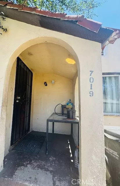 Commerce, CA 90040,7019 Lanto ST