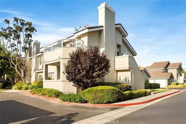 Irvine, CA 92614,36 Greenmoor #18
