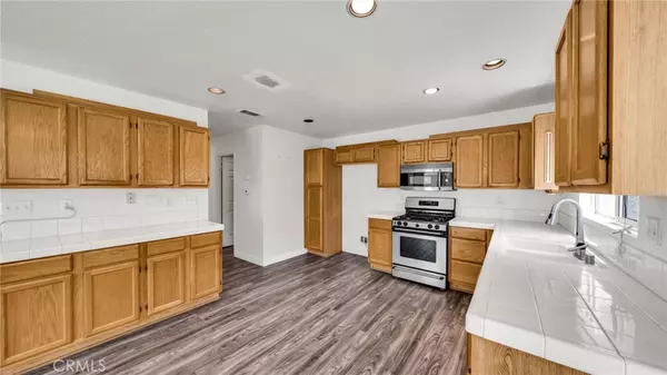 Palmdale, CA 93551,40123 Vicker WAY