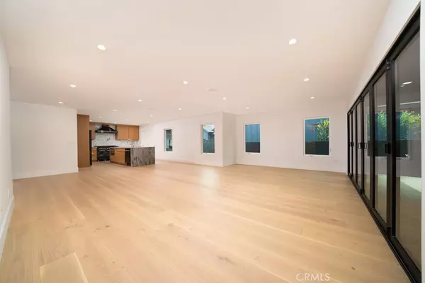 Downey, CA 90241,10828 Hasty AVE