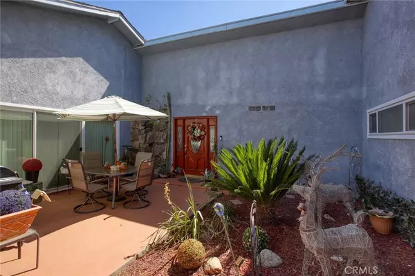 Claremont, CA 91711,872 Huron DR