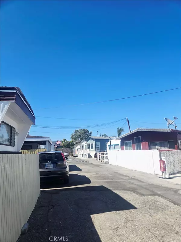 Lomita, CA 90717,1851 Lomita Blvd #12A