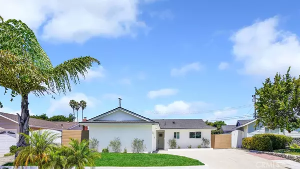 8411 Santana CIR, Huntington Beach, CA 92646