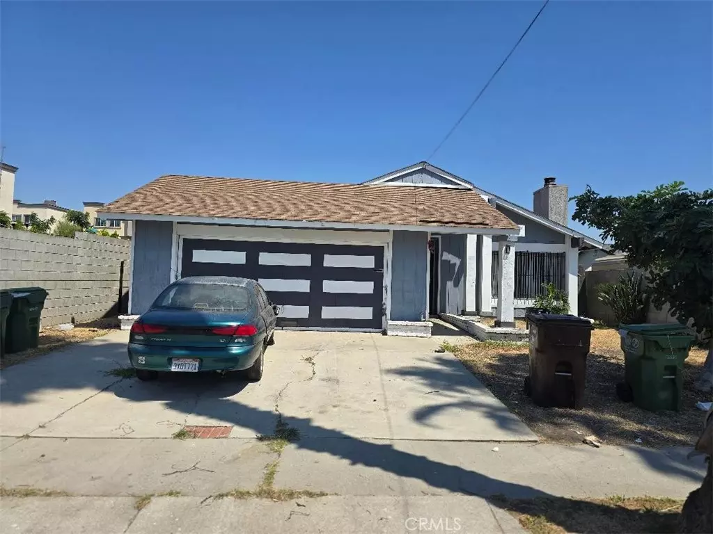 Compton, CA 90220,925 W Raymond ST