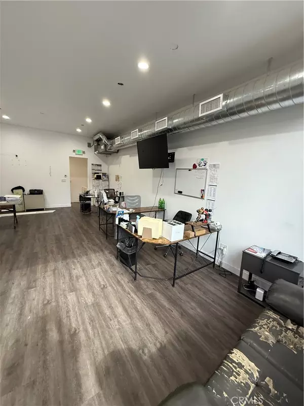 Whittier, CA 90602,7033 Pickerin