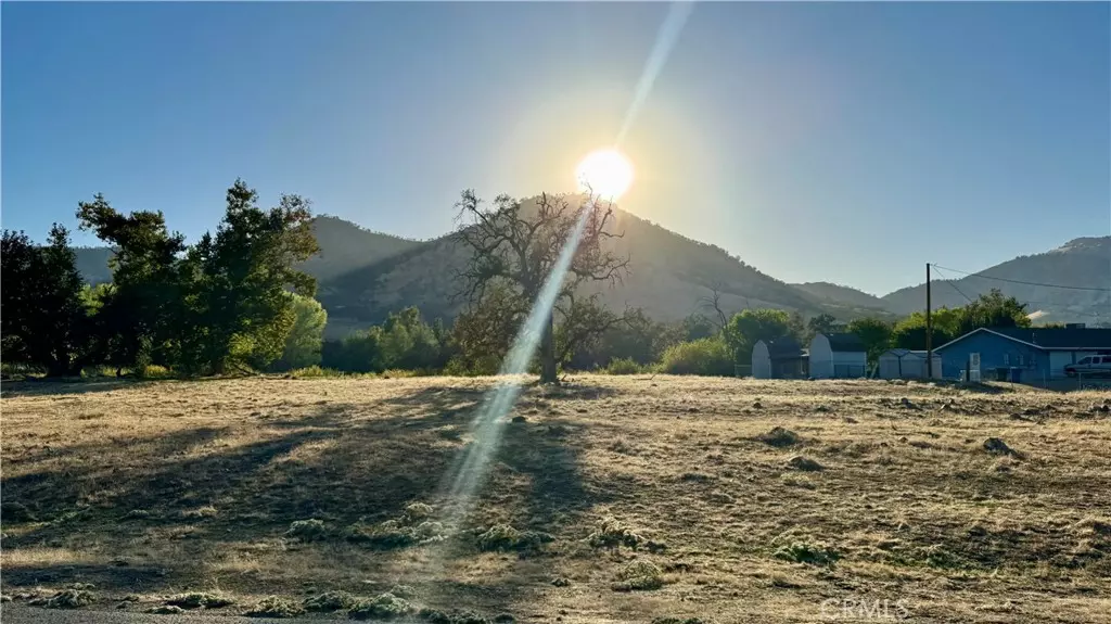 1 Live Oak DR, Sanger, CA 93657