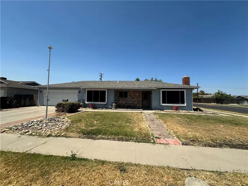 2094 N Burl DR, Hanford, CA 93230