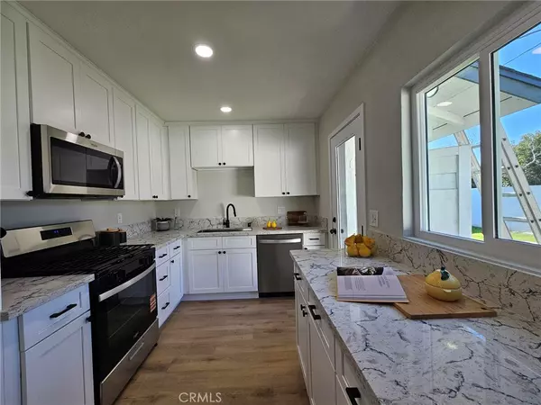 Compton, CA 90220,425 S Cliveden AVE