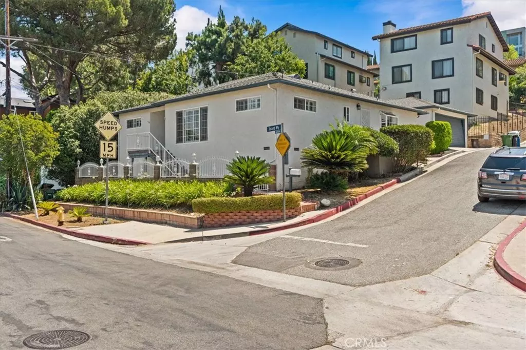Los Angeles, CA 90065,4200 Toland WAY
