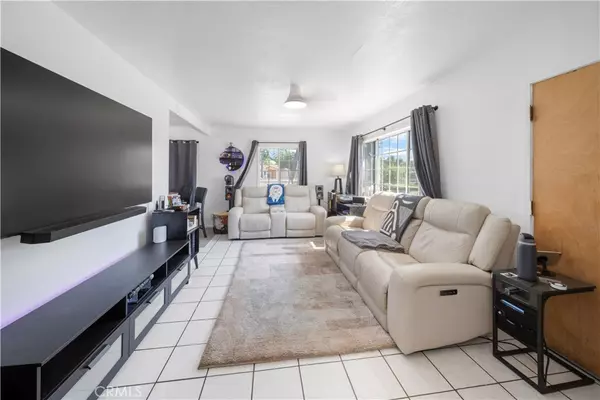 Lynwood, CA 90262,4636 Cardwell ST
