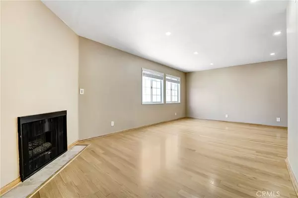 North Hollywood, CA 91602,4189 Vineland AVE #108