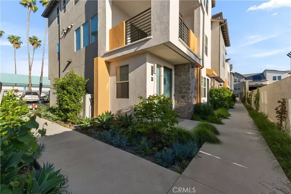 Covina, CA 91722,305 Strike DR