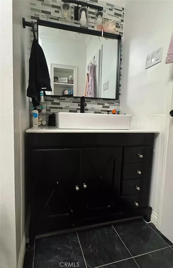 San Bernardino, CA 92405,2748 N D ST