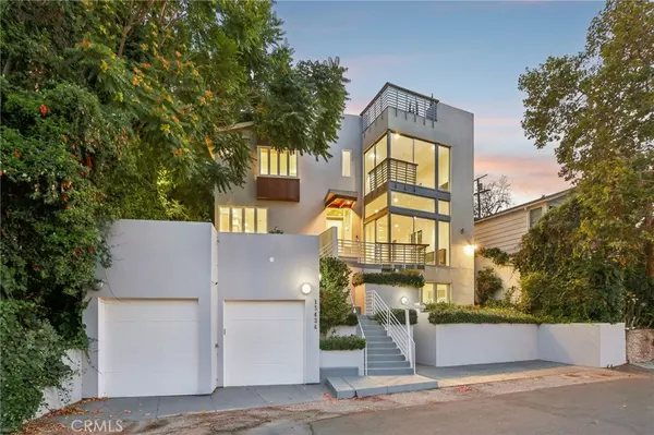 Sherman Oaks, CA 91423,13424 Contour DR