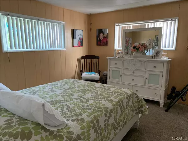 Laguna Hills, CA 92653,23301 Ridge Route DR #90