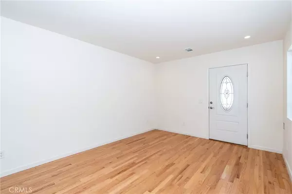 South Gate, CA 90280,9534 Deeble ST
