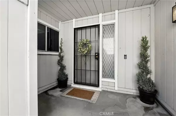 Corona, CA 92882,1107 Border AVE