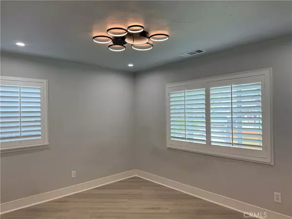 Azusa, CA 91702,211 N Pasadena