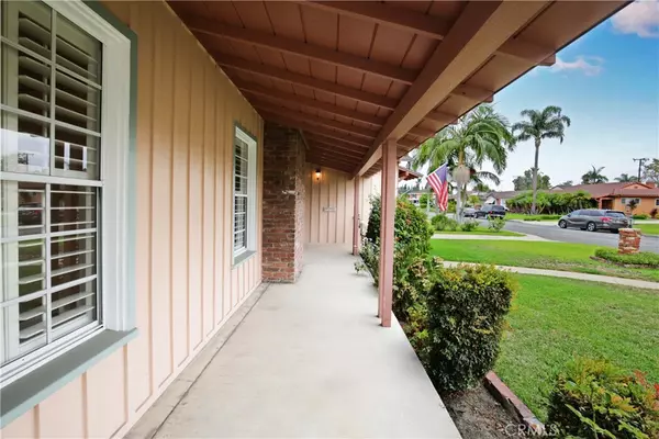 Downey, CA 90241,10307 Haledon AVE