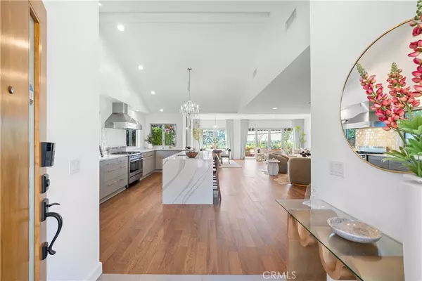 Los Angeles, CA 90066,3321 Moore ST