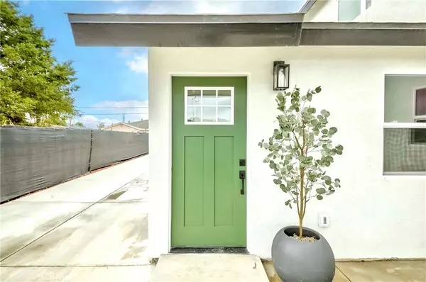 Bell Gardens, CA 90201,6818 Florence PL