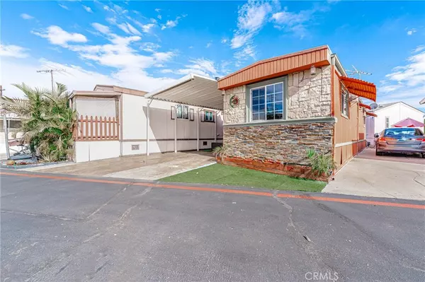 Fullerton, CA 92833,1850 W Orangethorpe #24