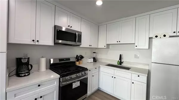 1445 S Cloverdale AVE #1, Los Angeles, CA 90019