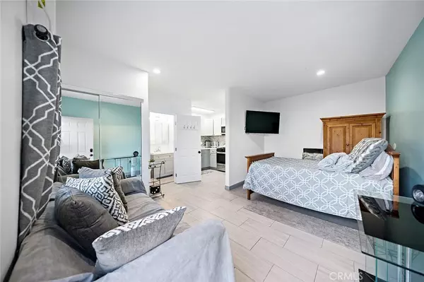 2406 W 76TH ST, Inglewood, CA 90305