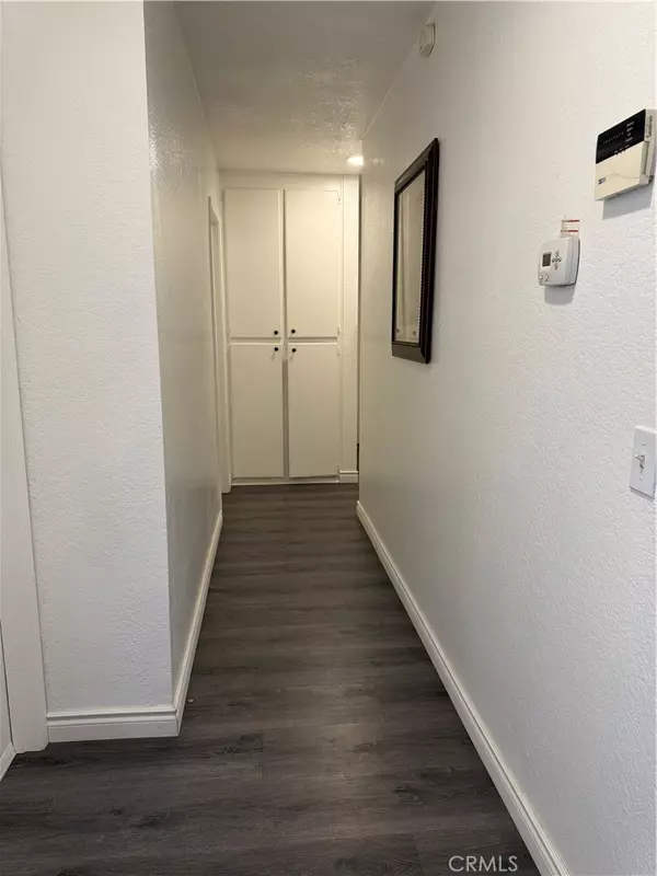 Palmdale, CA 93550,37046 Pond