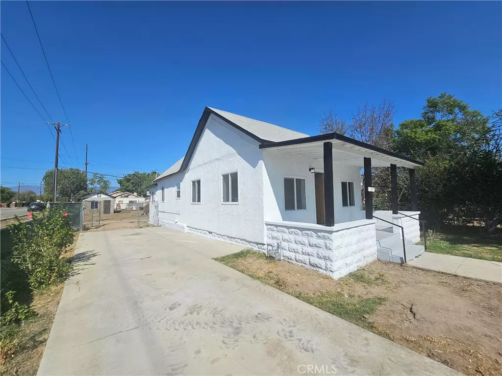 Colton, CA 92324,207 207 E O ST