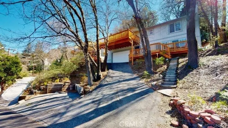 Crestline, CA 92325,621 Arth DR