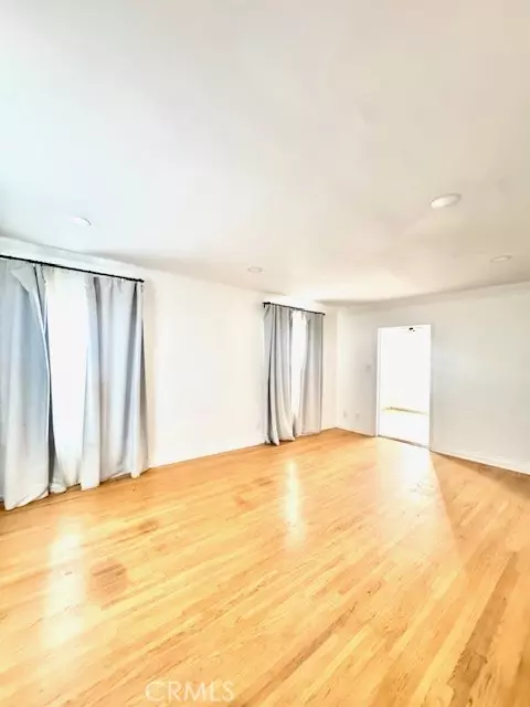 Downey, CA 90241,8550 5th ST