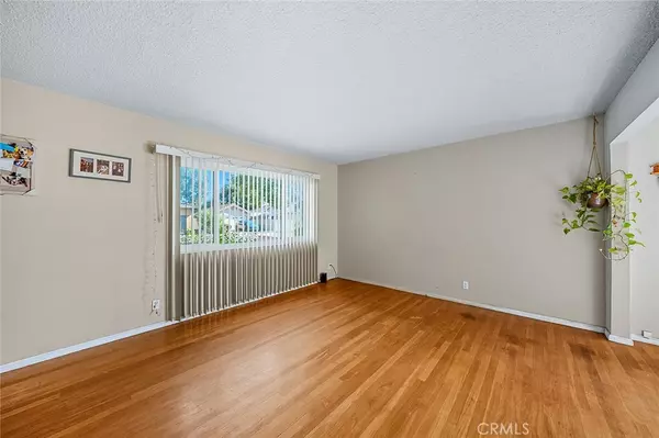 Downey, CA 90242,12307 Rives Ave