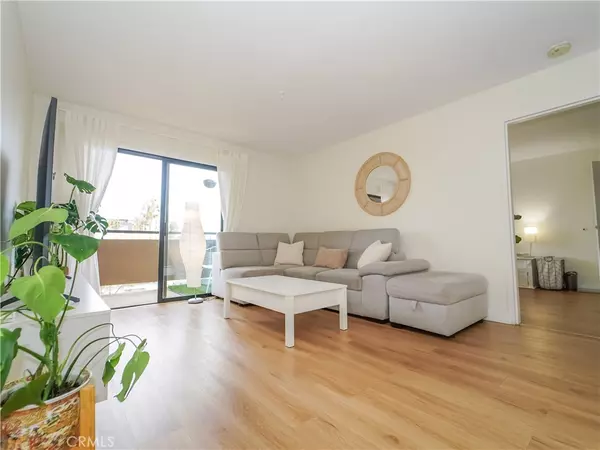 Long Beach, CA 90813,1450 Locust AVE #406