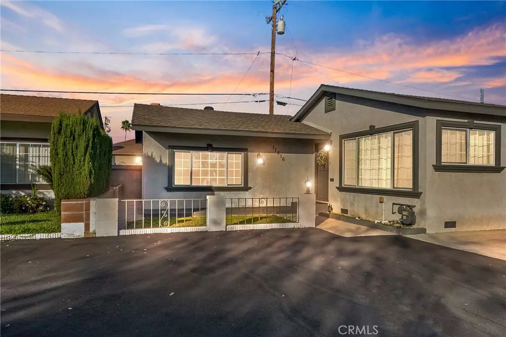 Downey, CA 90241,11816 La Reina