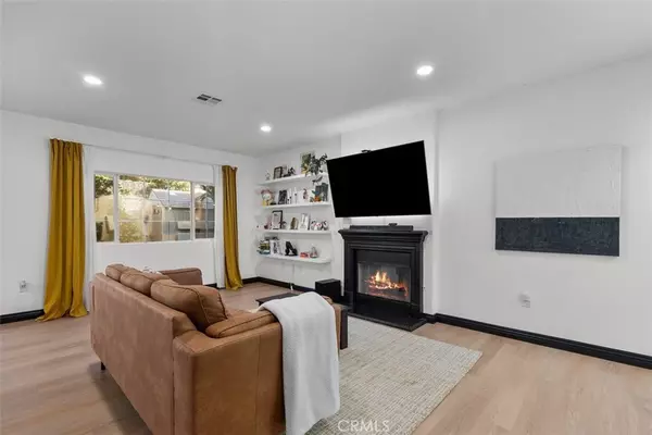 Sylmar, CA 91342,13372 Hyland