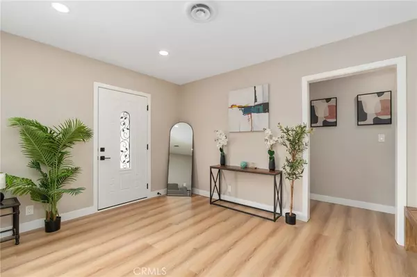 Hemet, CA 92543,926 E Johnston