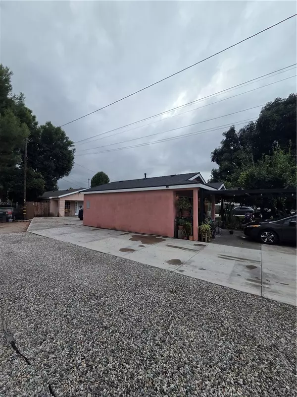 Pico Rivera, CA 90660,9232 1/2 Almo ST