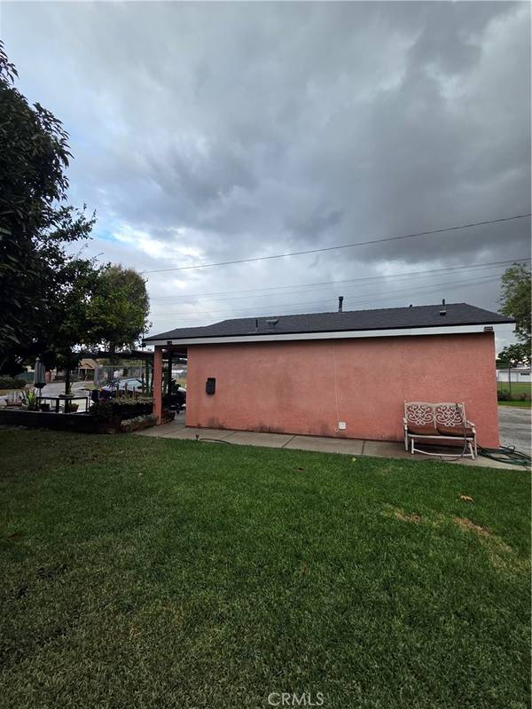 Pico Rivera, CA 90660,9232 1/2 Almo ST