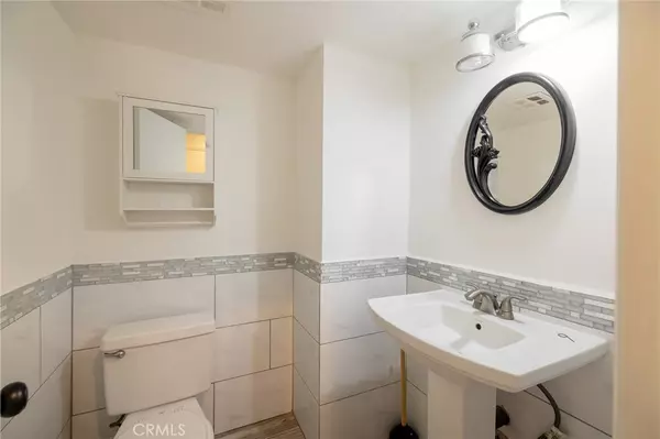 Santa Ana, CA 92705,2411 Deodar