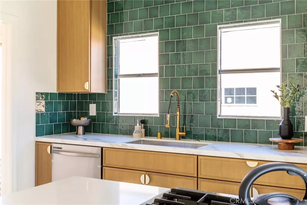 Los Angeles, CA 90047,2127 W 76th