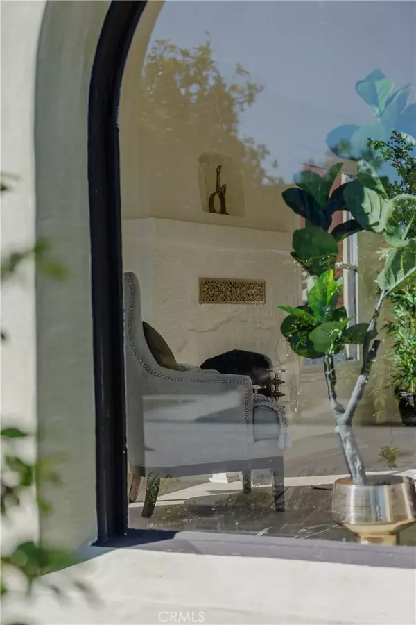 Los Angeles, CA 90047,2127 W 76th