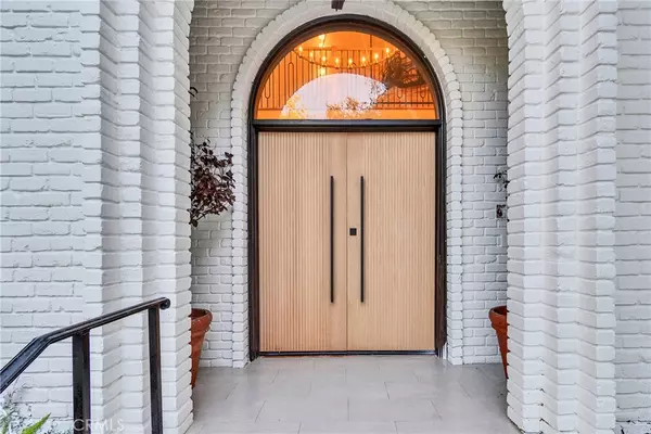 Encino, CA 91316,4437 Balboa