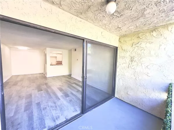 Santa Ana, CA 92701,600 W 3rd #A208