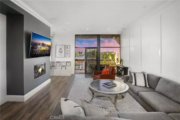 Long Beach, CA 90803,5227 Marina Pacifica N