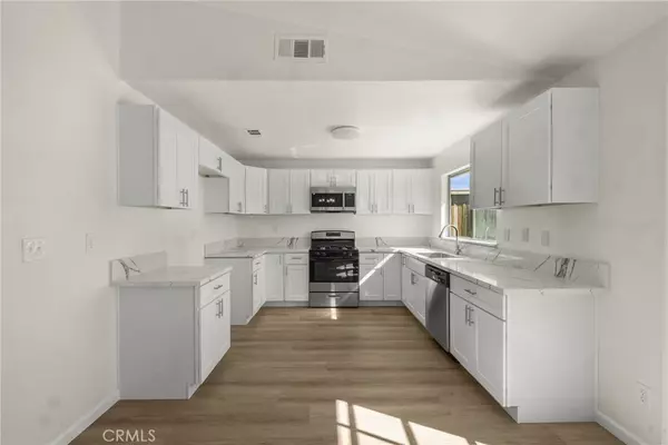 Rosamond, CA 93560,2130 Matthew AVE