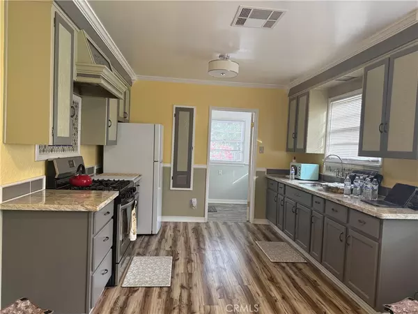 San Bernardino, CA 92405,2779 N Arrowhead