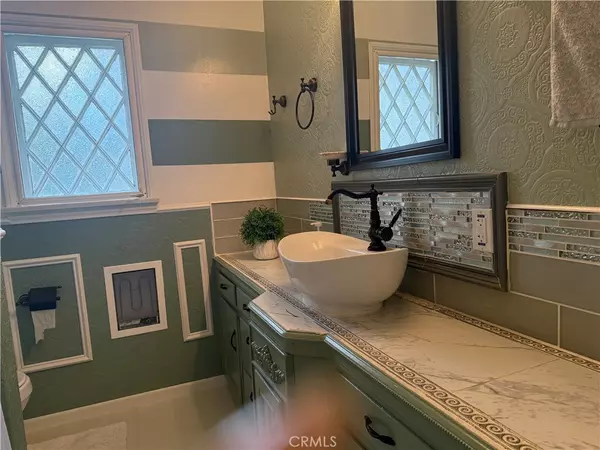 San Bernardino, CA 92405,2779 N Arrowhead